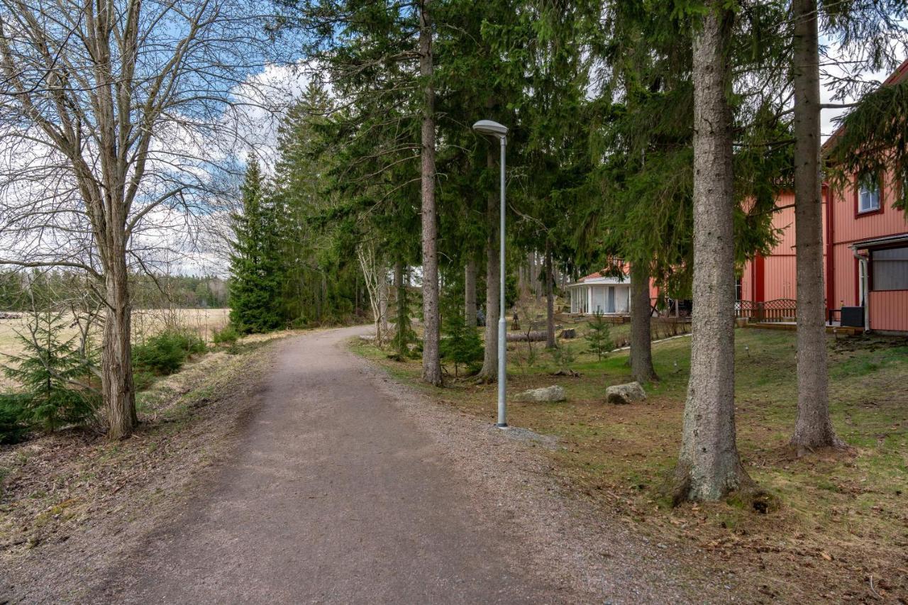 Uppsala Large Family Home Beside Forest Extérieur photo