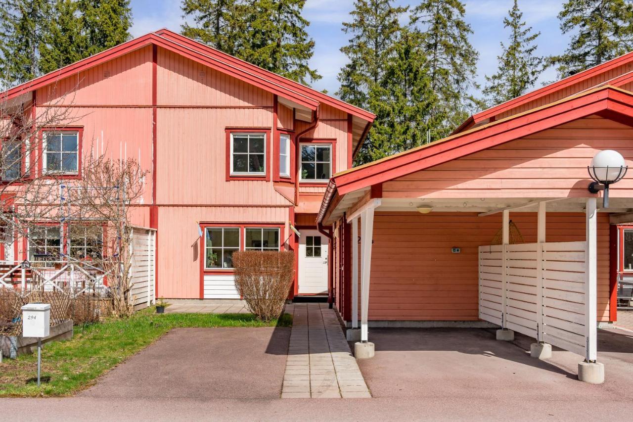 Uppsala Large Family Home Beside Forest Extérieur photo