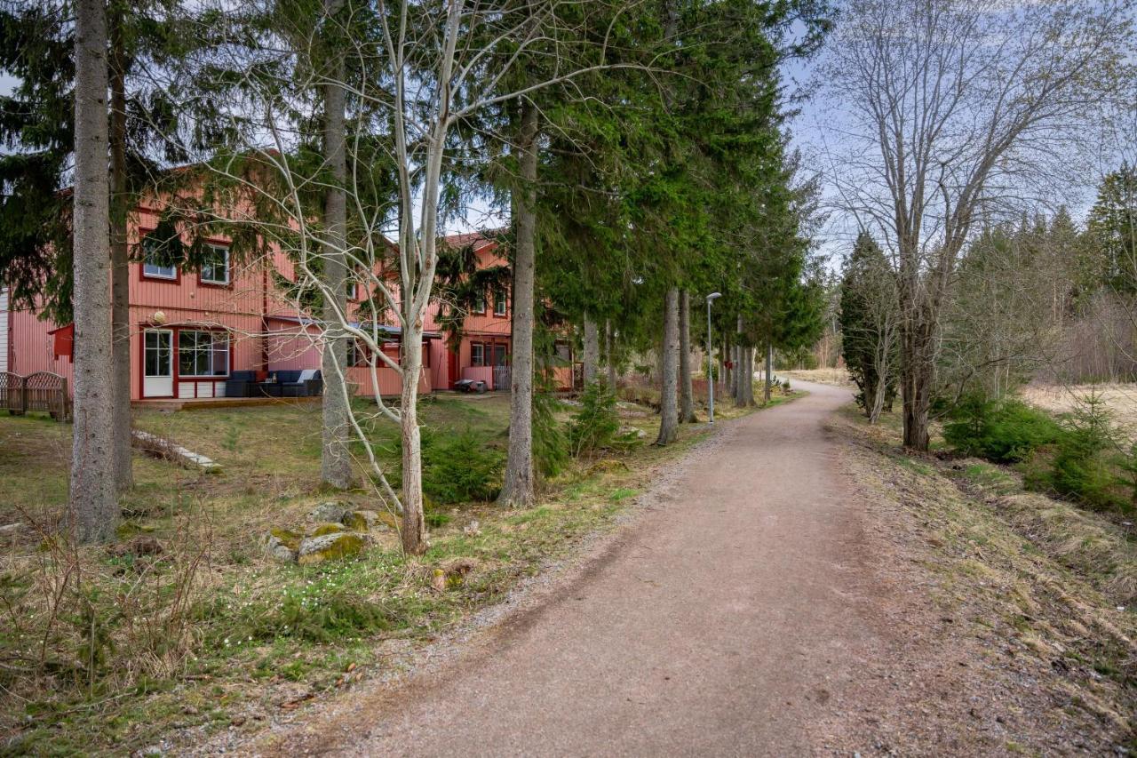 Uppsala Large Family Home Beside Forest Extérieur photo
