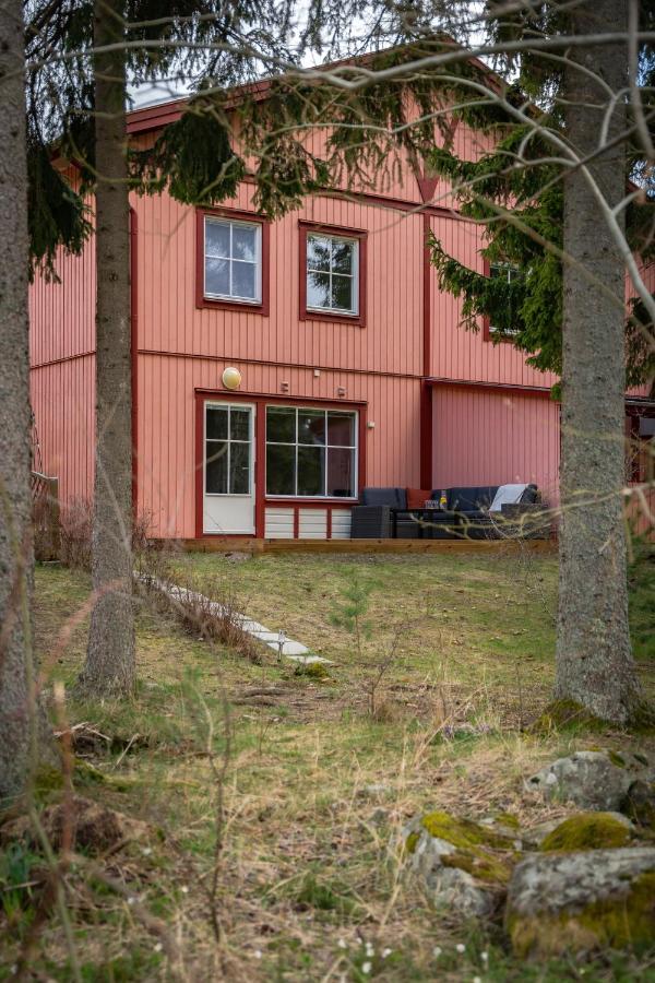 Uppsala Large Family Home Beside Forest Extérieur photo